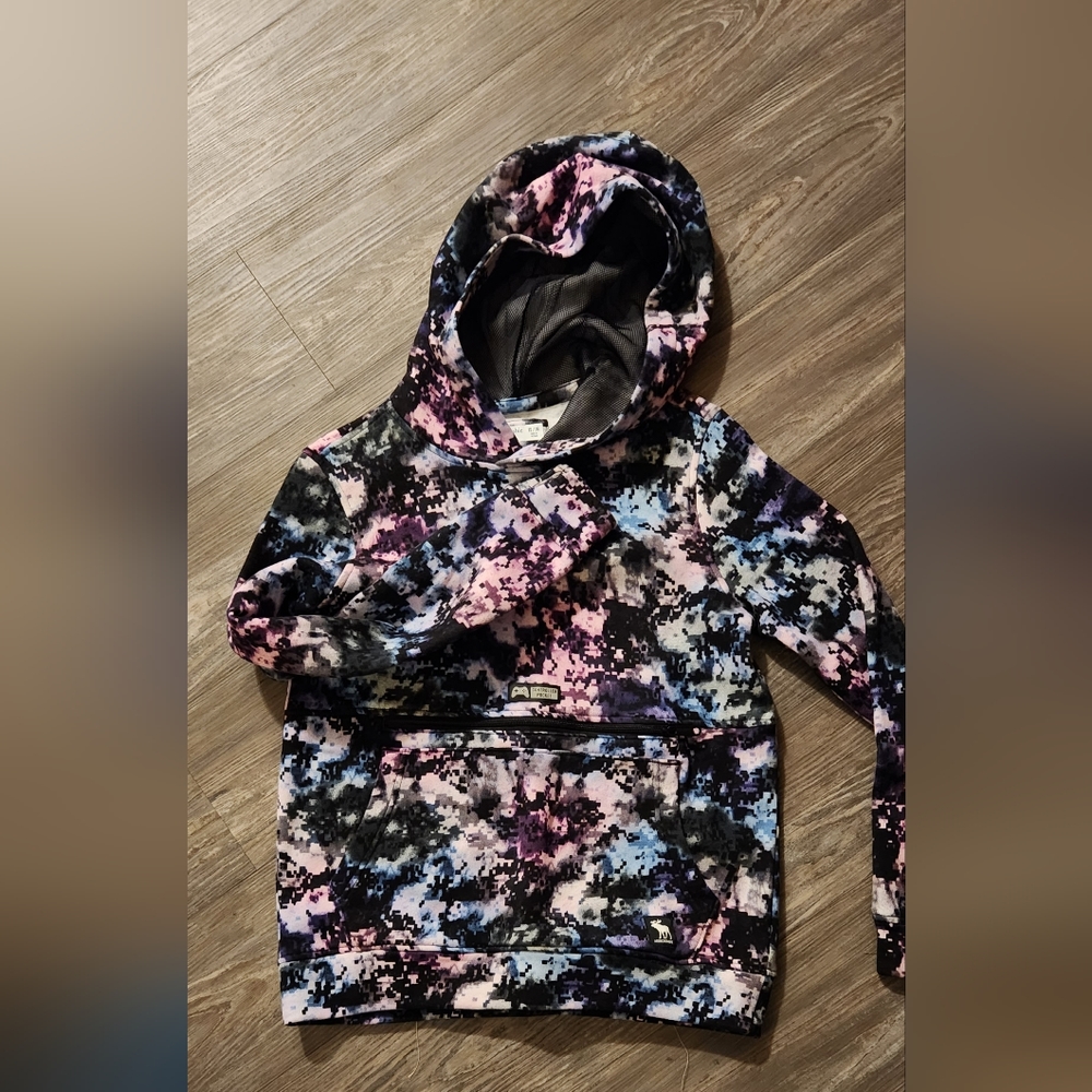 (1) hoodie (1) shirt - Picture 3 of 3
